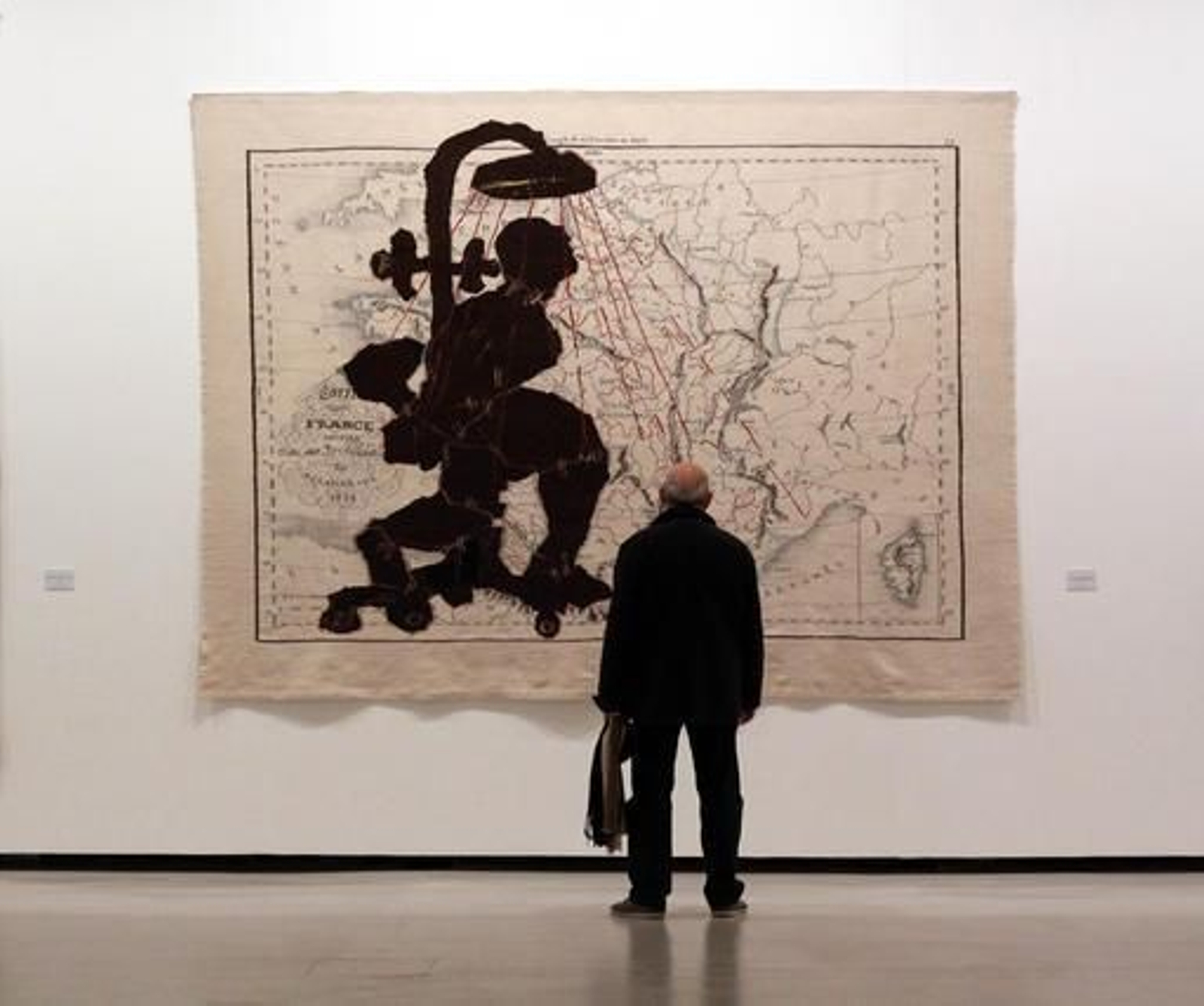 El sudafricano reúne en el CAC sus impactantes tapices en la muestra '¿No se unirá usted al baile?'

Foto: Migue Fernández