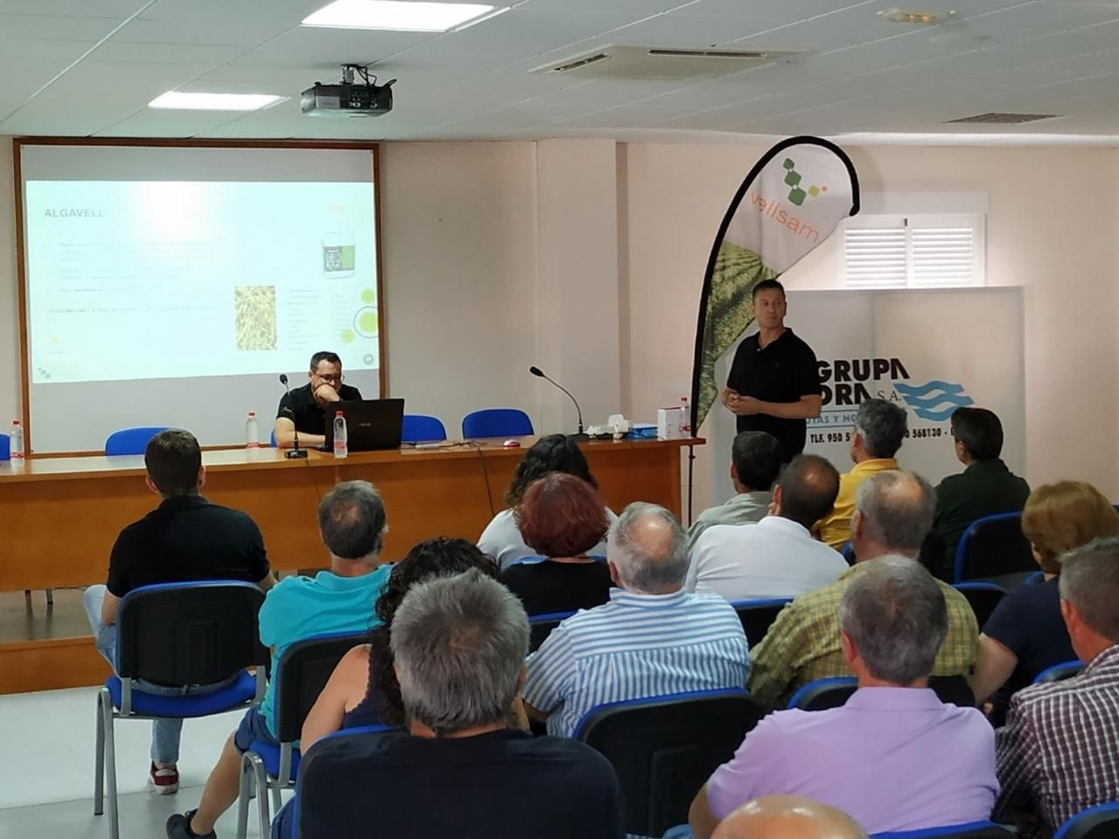 Vellsam presenta sus productos en Agrupa Adra.