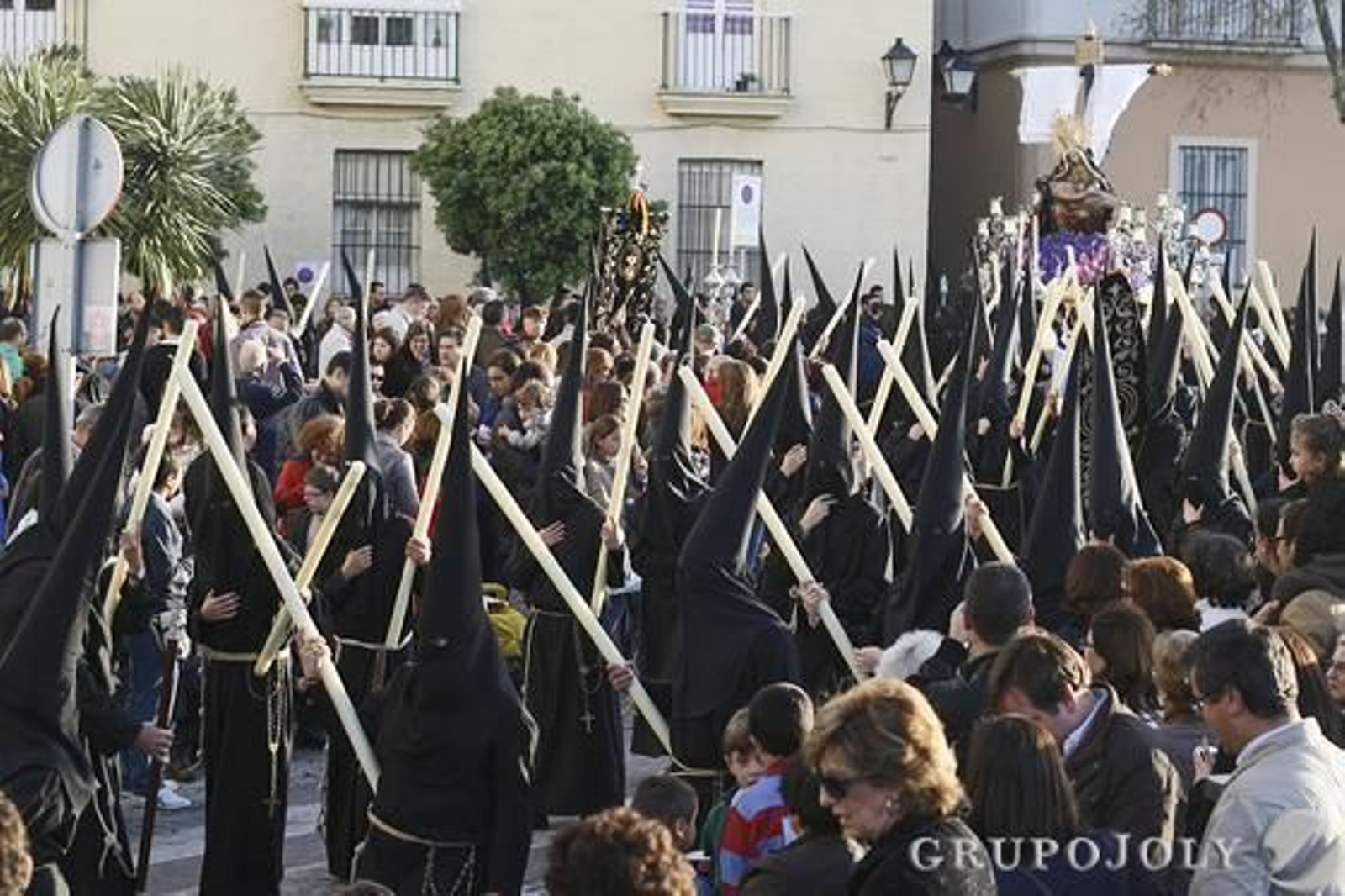 Venerable Cofradía de Penitencia de Nuestra Señora de las Angustias y San Nicolás de Bari.

Foto: Joaquin Pino