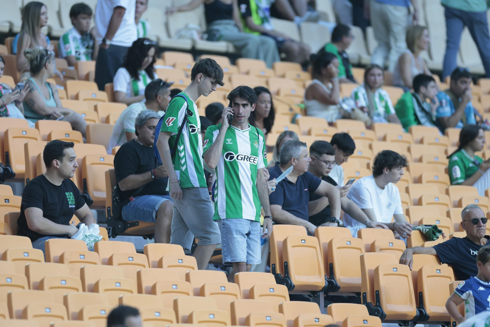 Búscate en las fotos del Betis - Alavés