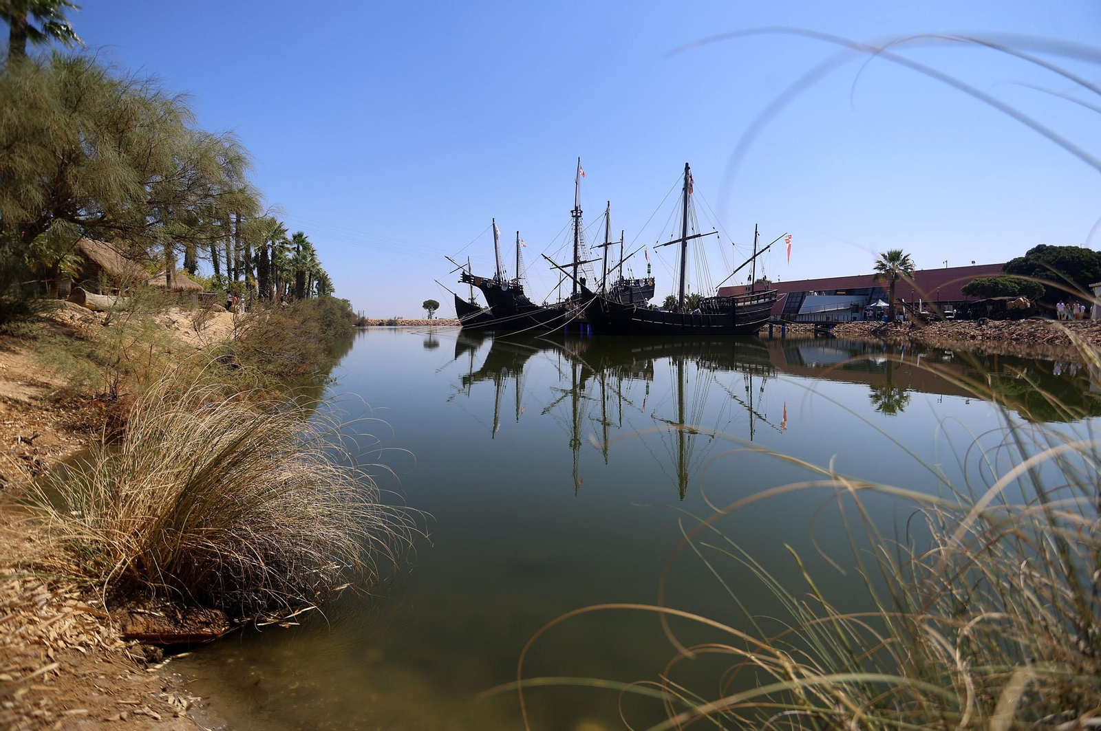 Imágenes de la Jornada de Puertas Abiertas del Muelle de las Carabelas con motivo del 3 de agosto