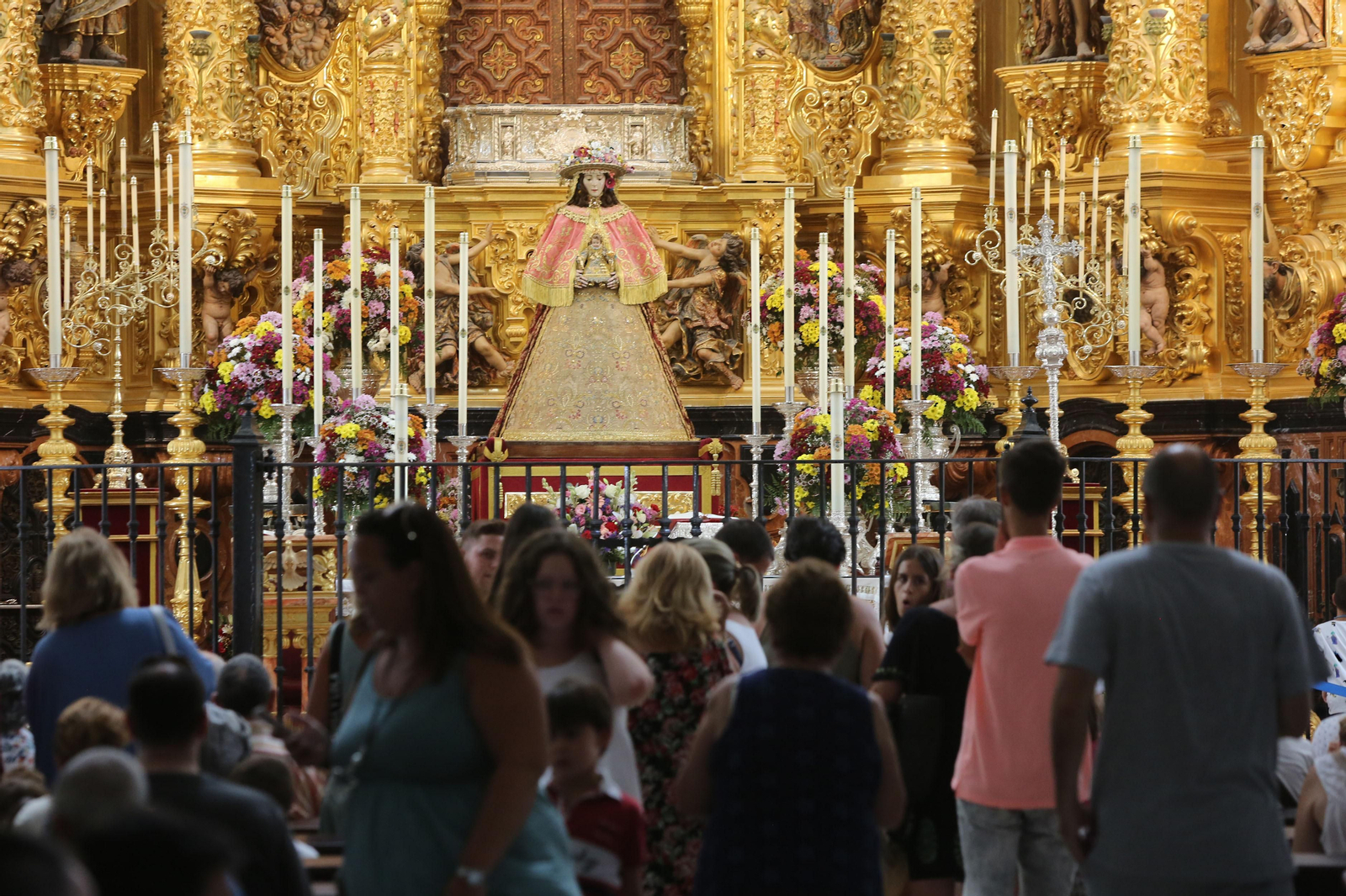 Imágenes de los preparativos en almonte y el Rocío para la venida de la Virgen