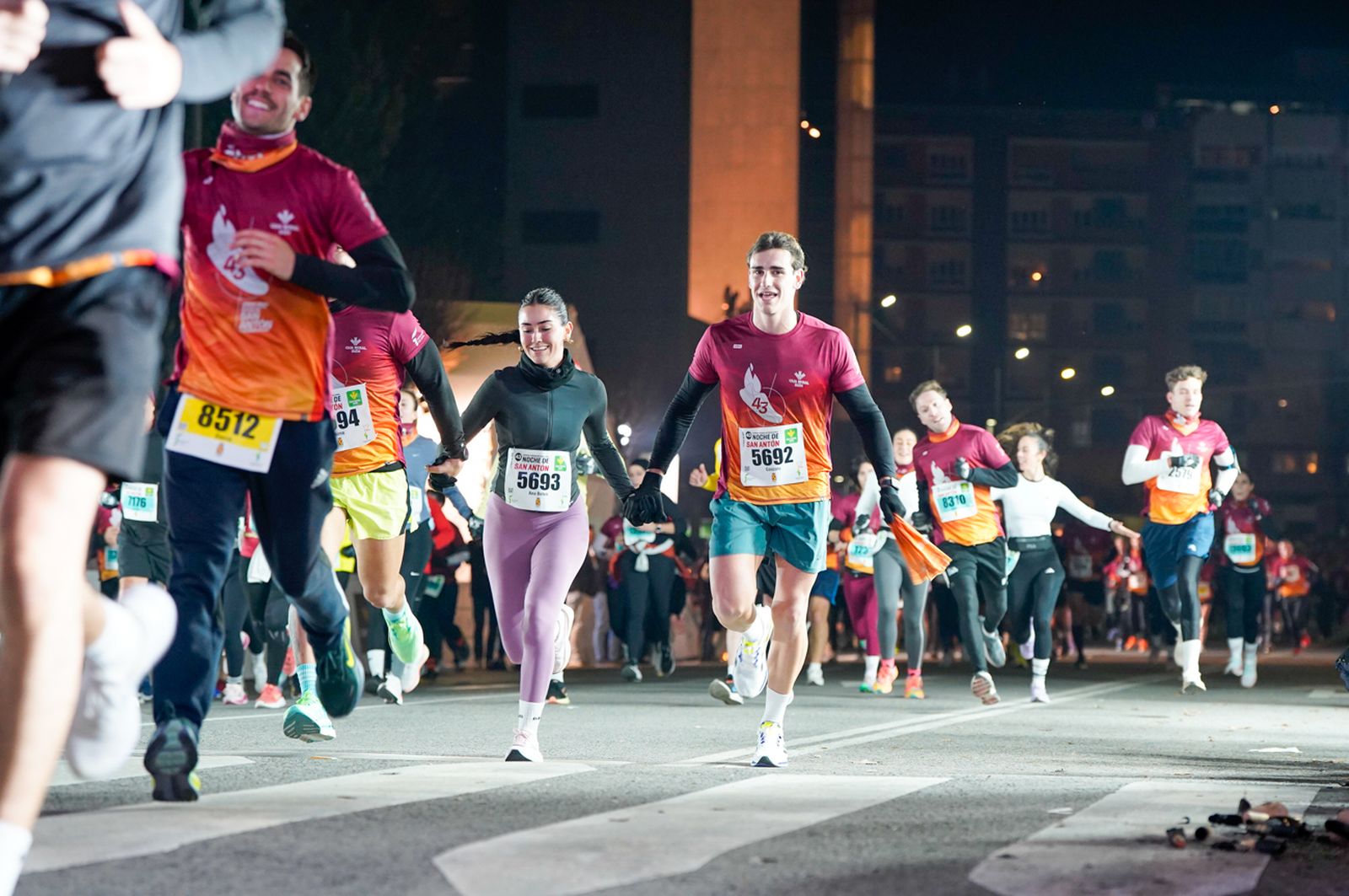 En imágenes: búscate en tu llegada a meta de la Carrera de San Antón 2026 (17)