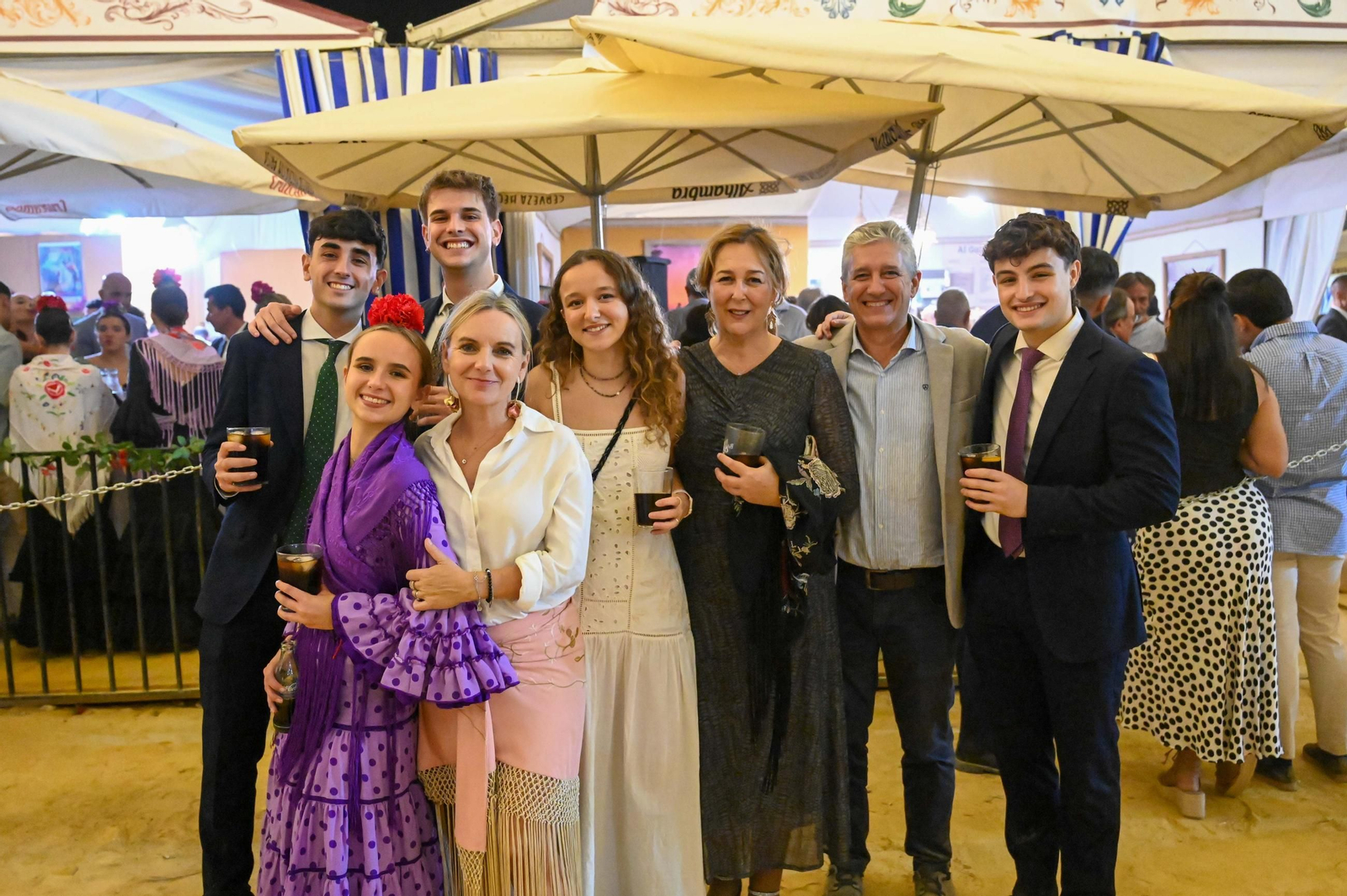 Imágenes del ambiente del ambiente de la noche del sábado en la Feria de Otoño y del Caballo 2025 de Huelva