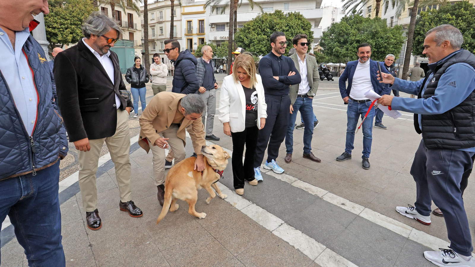 Visita a Jerez de famosos y artistas con el empresario José Luis López y Mamen Sánchez