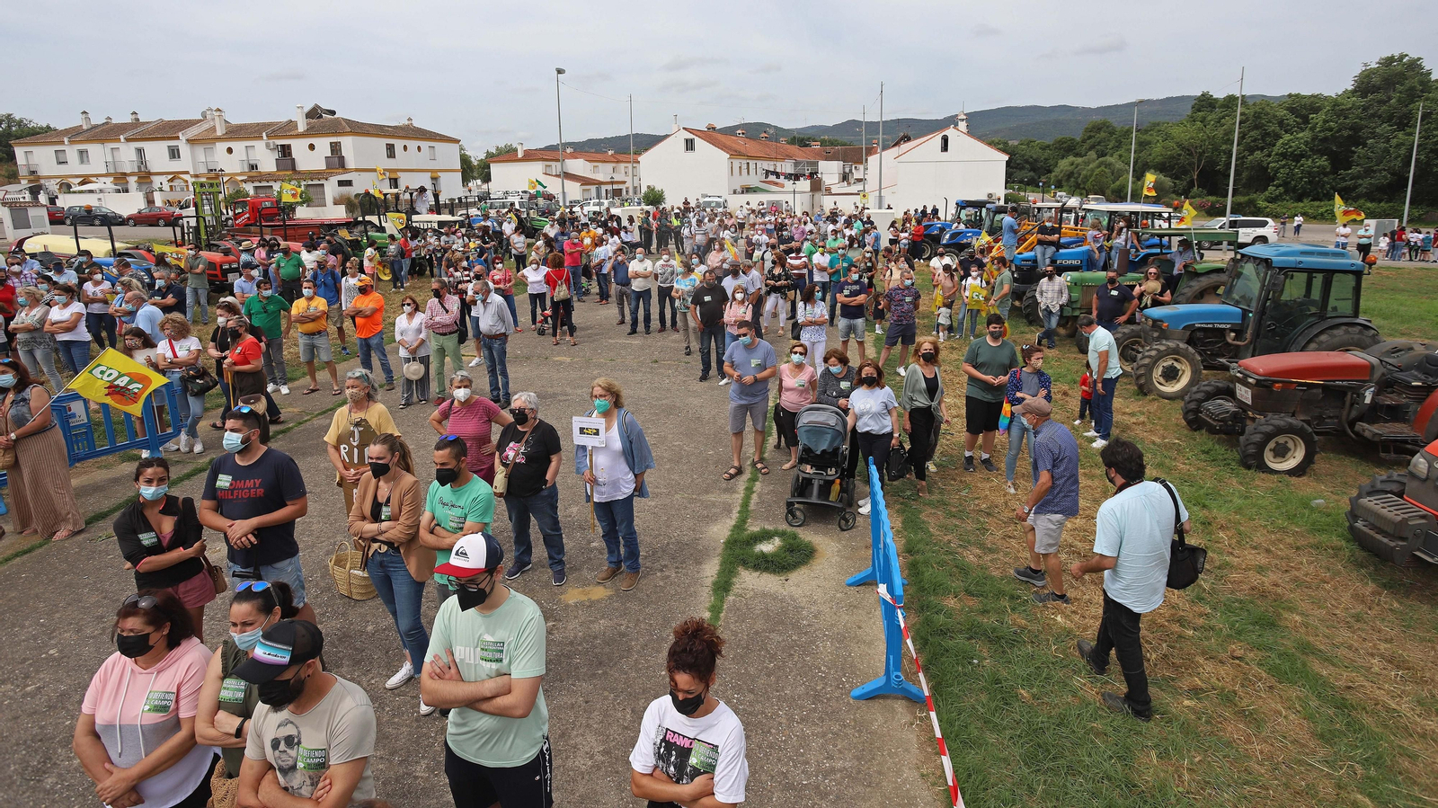Fotos de la tractorada contra las fotovoltaicas en Castellar