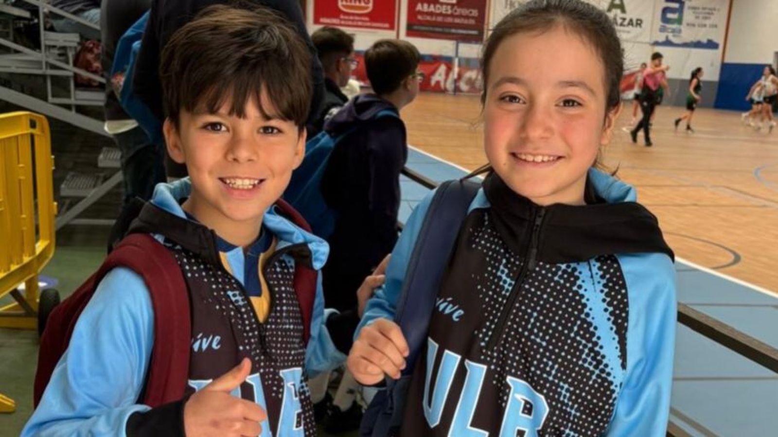 Leo Bangueses y Micaela Lillo, los dos jugadores de la Unión Linense de Baloncesto citados para Benahavís