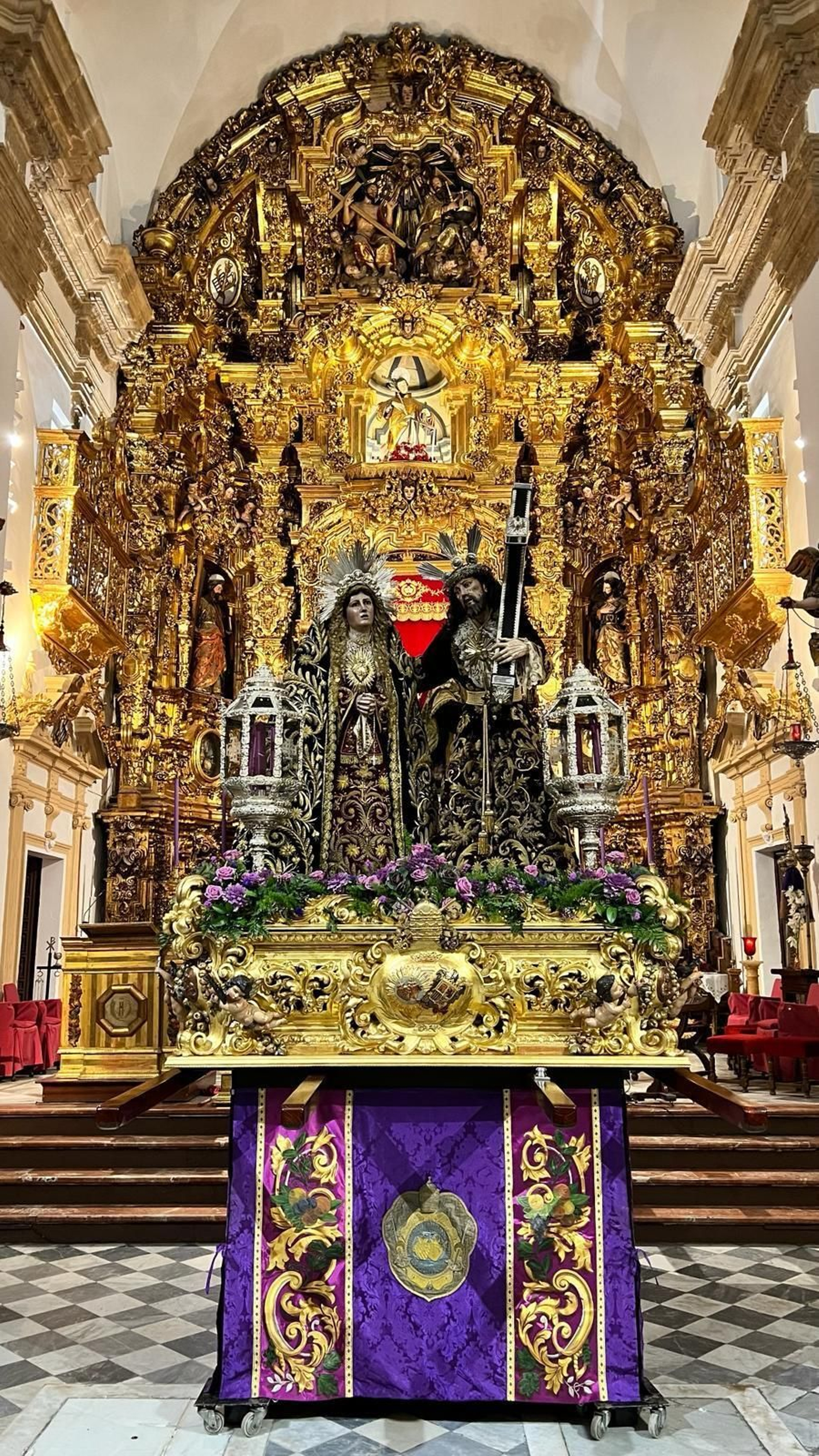 La parihuela de Afligidos dispuesta para el vía crucis de hermandades de este 2024.