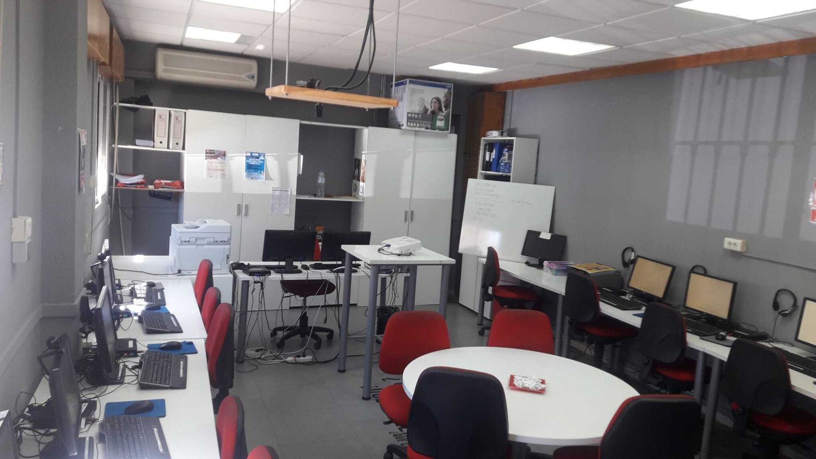 Los centros Guadalinfo han estado funcionando telemáticamente o en grupos reducidos durante 2020.