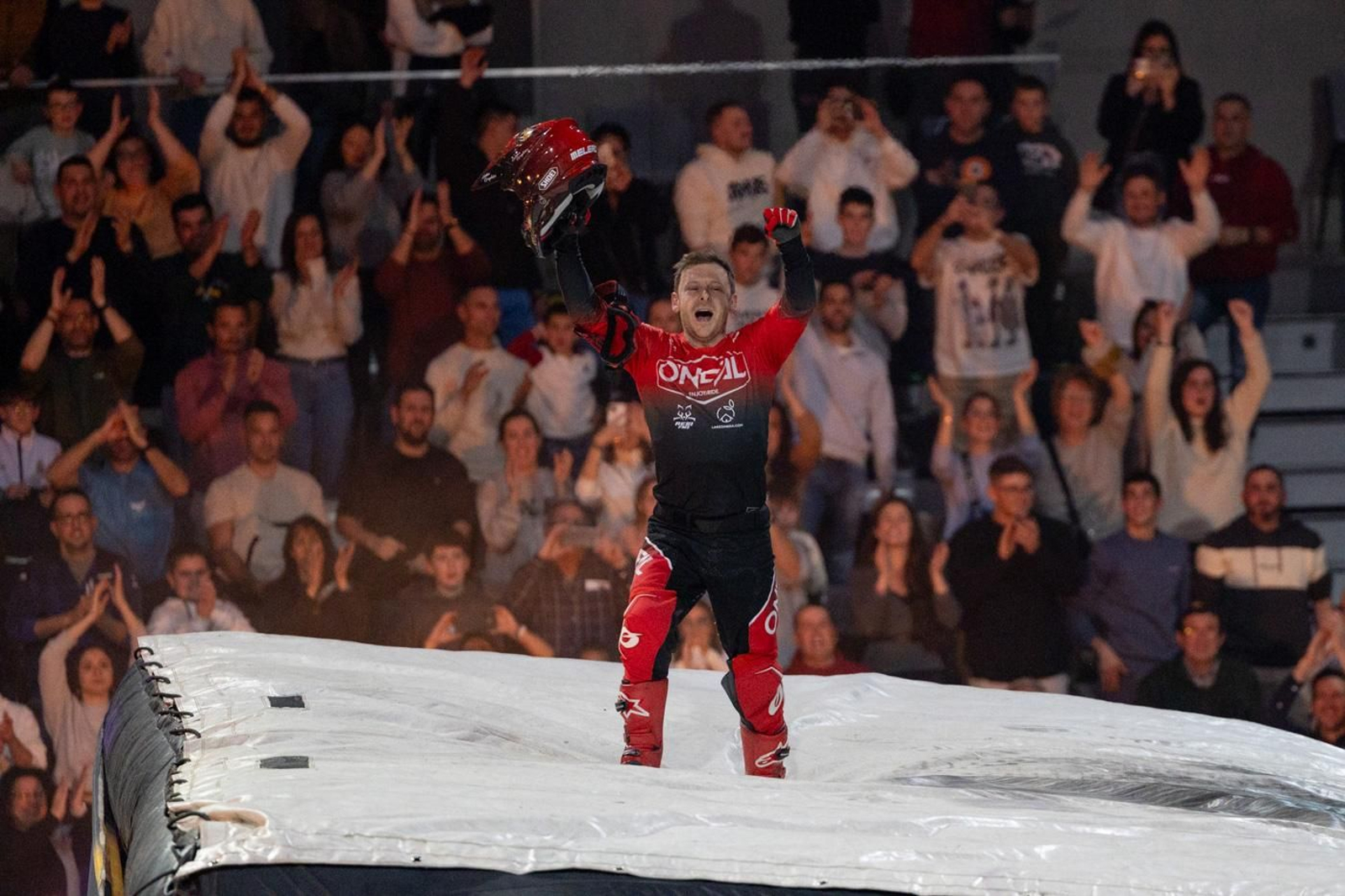 En imágenes: el Soloflow Freestyle enamora en Jaén con acrobacias y espectáculo en estado puro