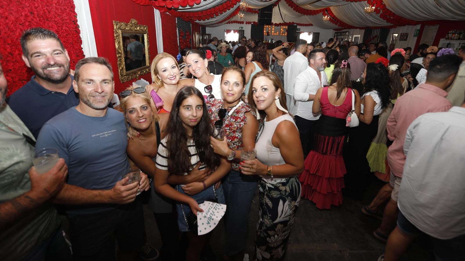 Búscate en las fotos del Día de la Mujer en la Feria de Tarifa
