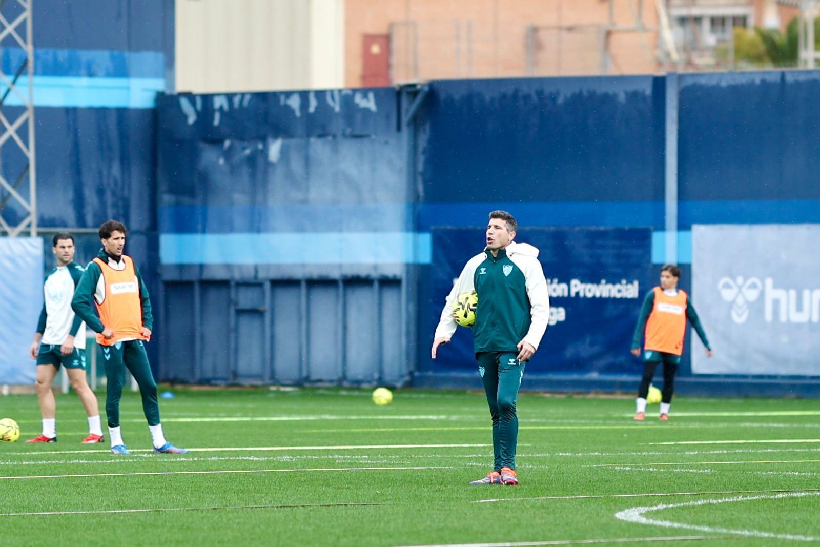 El Málaga CF ya juega el partido ante la Cultural Leonesa