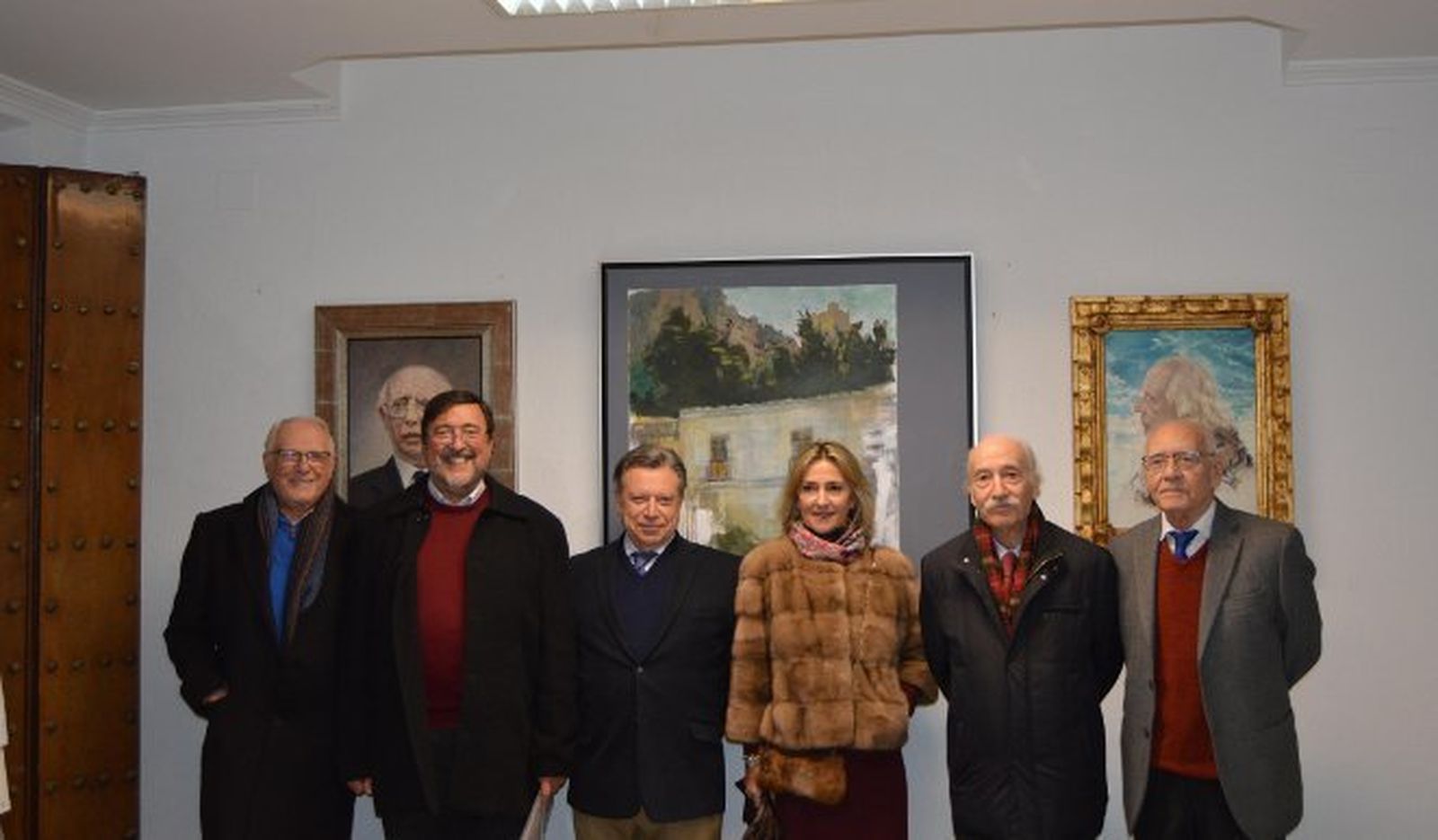 Salvardor y Juan Antonio Mora Moreira, Manuel González Macías, Lourdes Serrano, Juan Antonio Macías y Vicente Mira, durante el ingreso del nuevo ateneísta en la sede de esta institución centenaria.