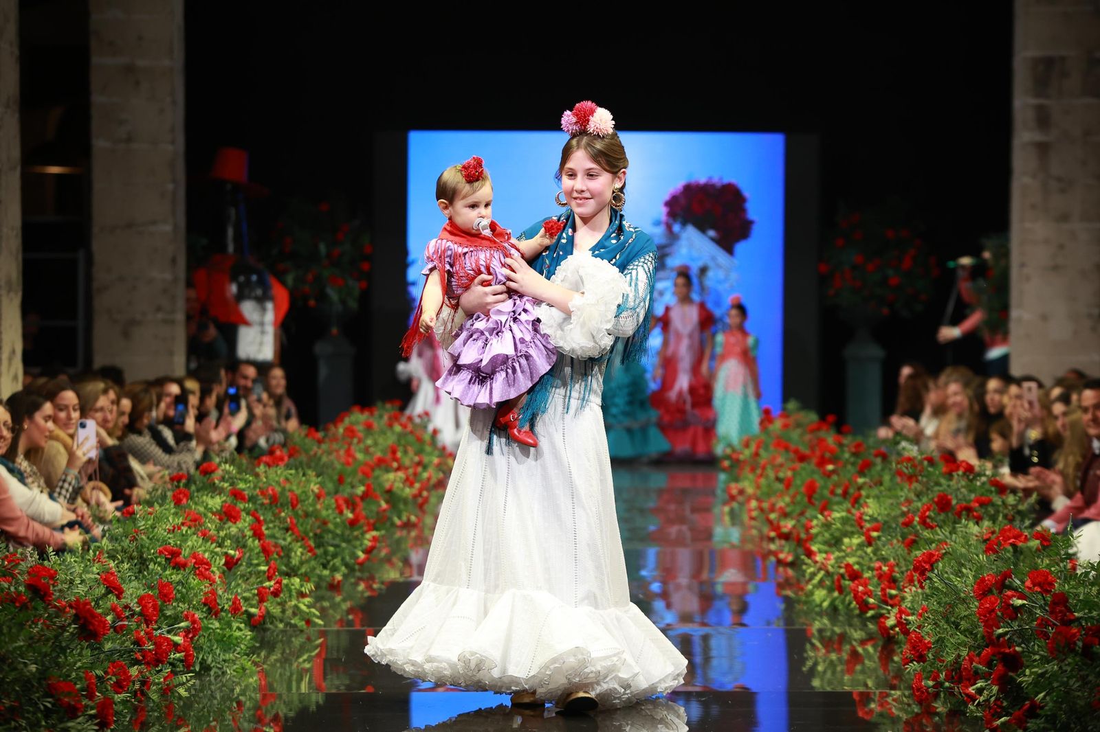 Desfile benéfico de la Hermandad del Rocío de Jerez en la Pasarela Flamenca Jerez Tío Pepe 2023