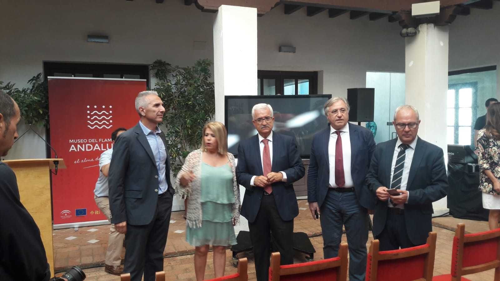 Las autoridades, durante la presentación del proyecto del nuevo Museo del Flamenco