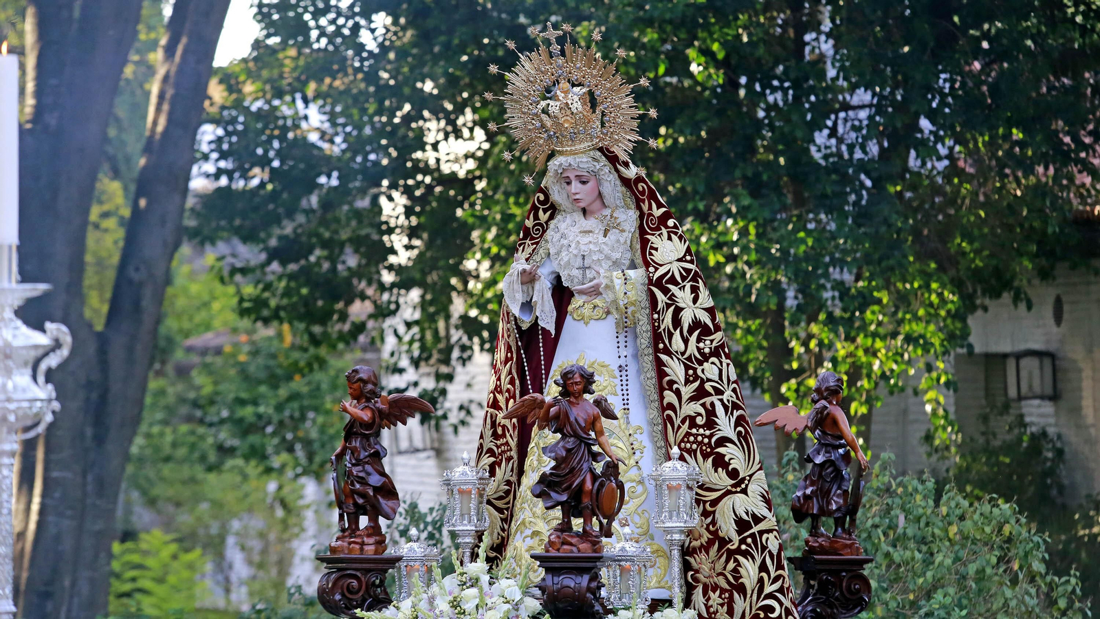 Imágenes del rosario de la Aurora de la Candelaria por los jardines de la Atalaya