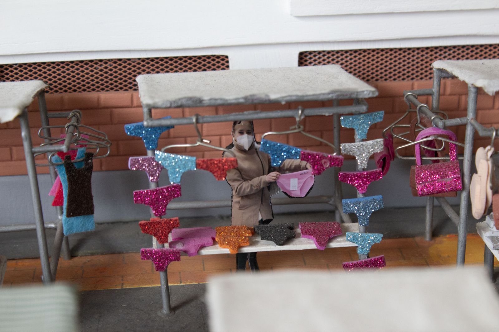 Fotos de la maqueta del Mercado Ingeniero Torroja expuesta en el Centro Documental José Luis Cano