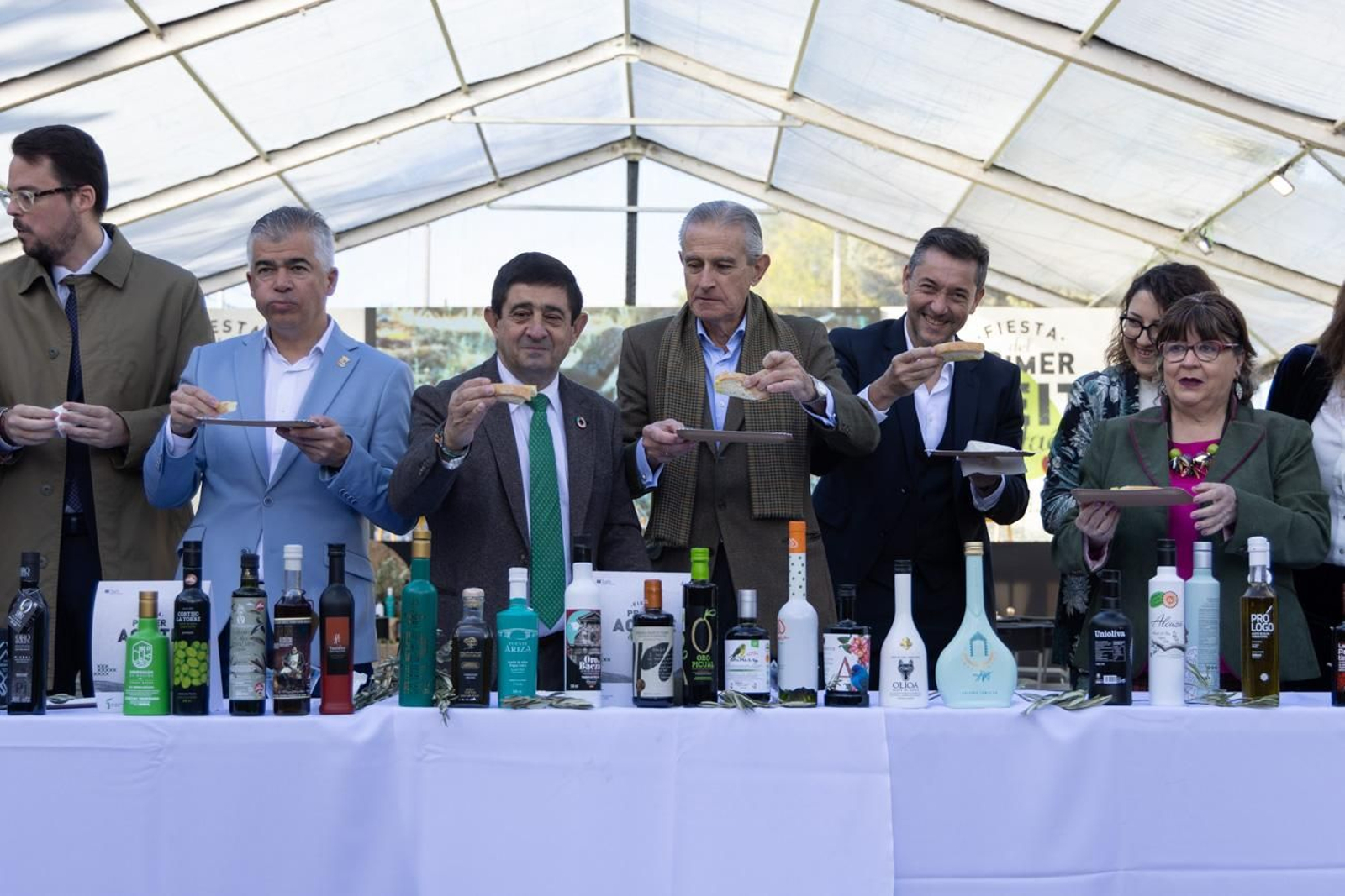 Emilio Torres, Francisco Reyes, Asís Martín de Cabiedes y Javier Ruiz, en una degustación de aceite