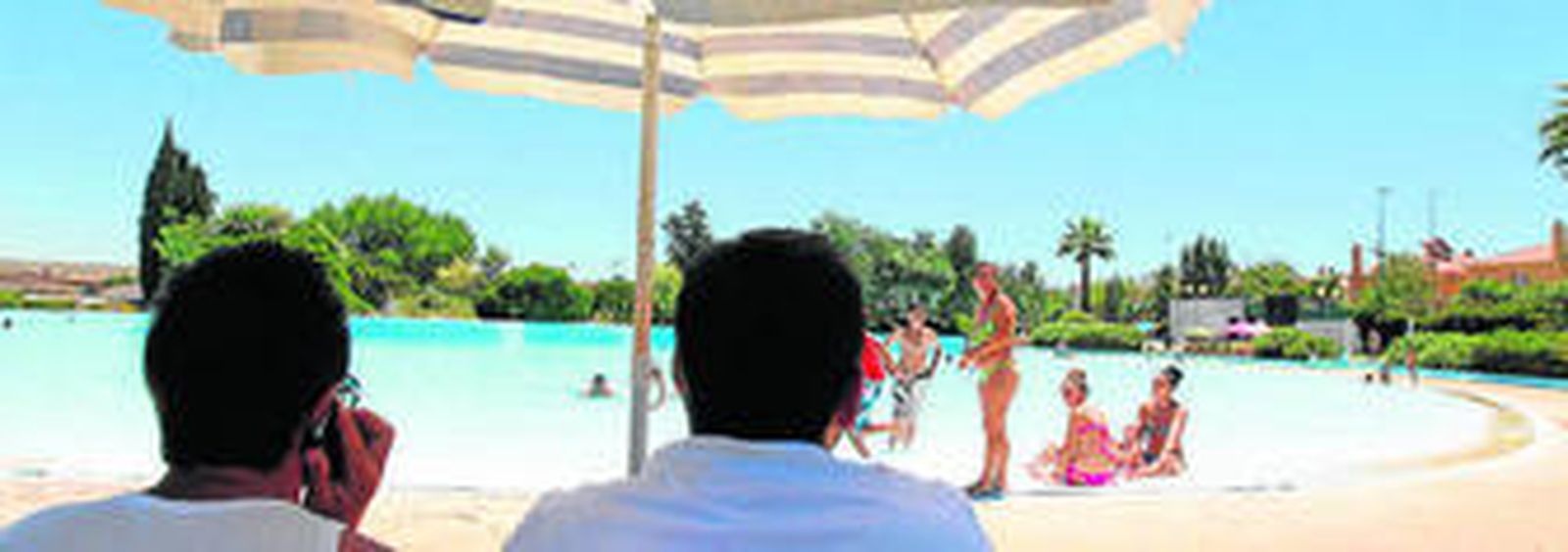 Vista de Piscinas Jerez ayer, tras la reapertura al público de las instalaciones.