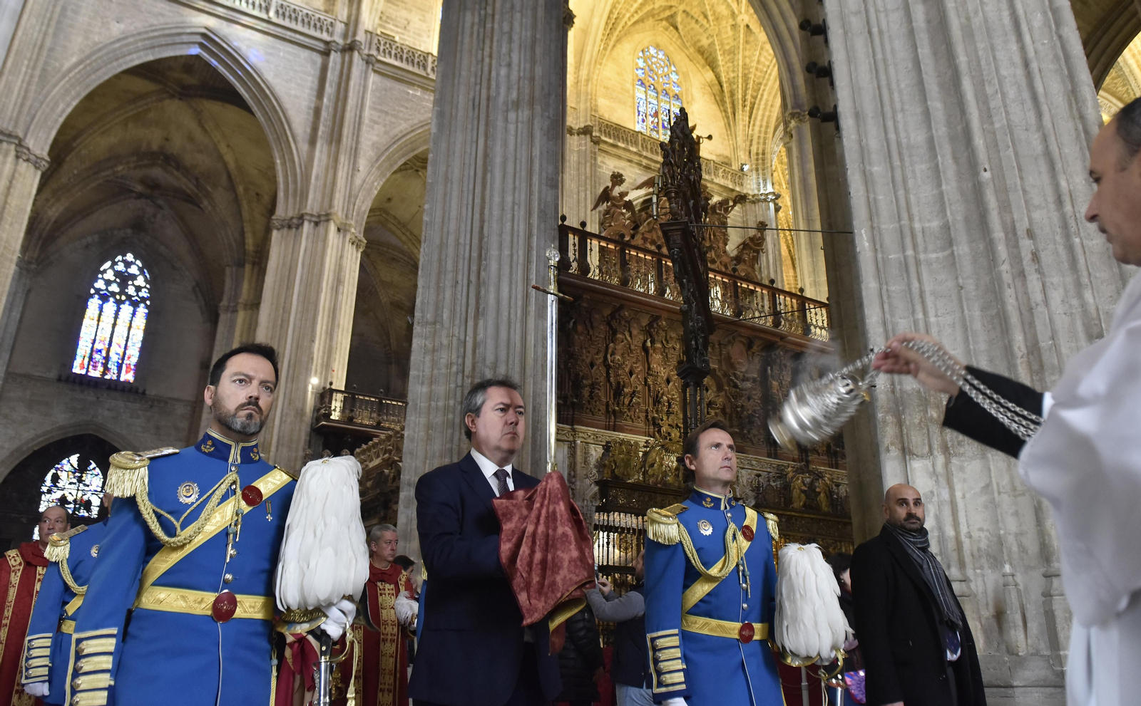 Las imágenes de la procesión de la Espada de San Fernando