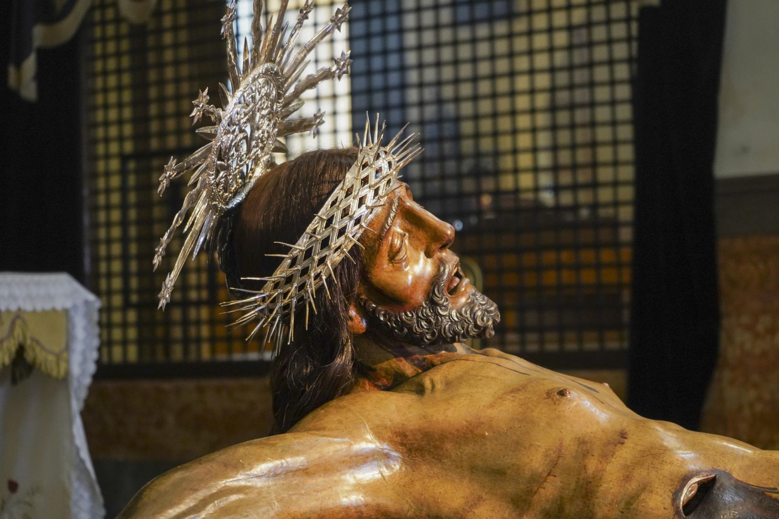 El besapiés al Cristo de San Agustín, en imágenes