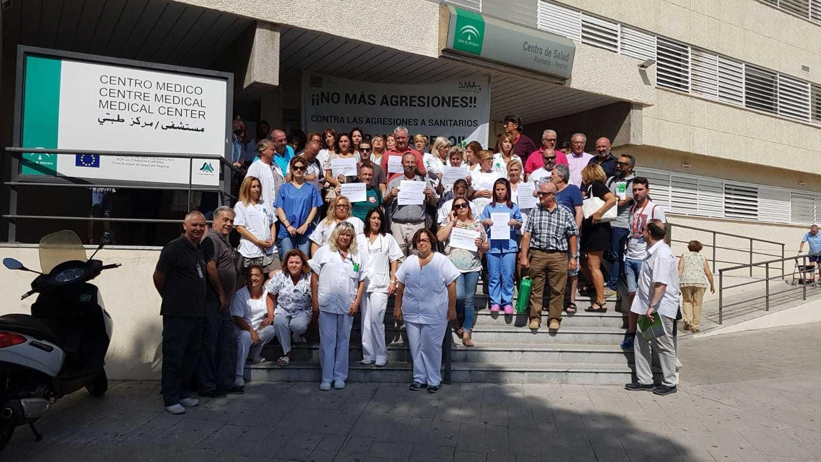 Concentración de profesionales sanitarios el pasado martes.