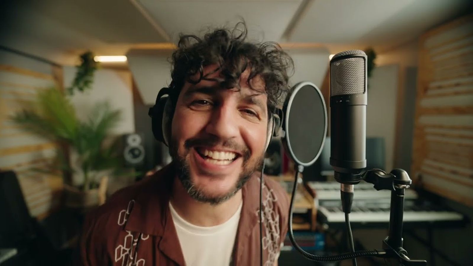 El actor y cantante malagueño Fran Perea en su iniciativa con ANFEVI