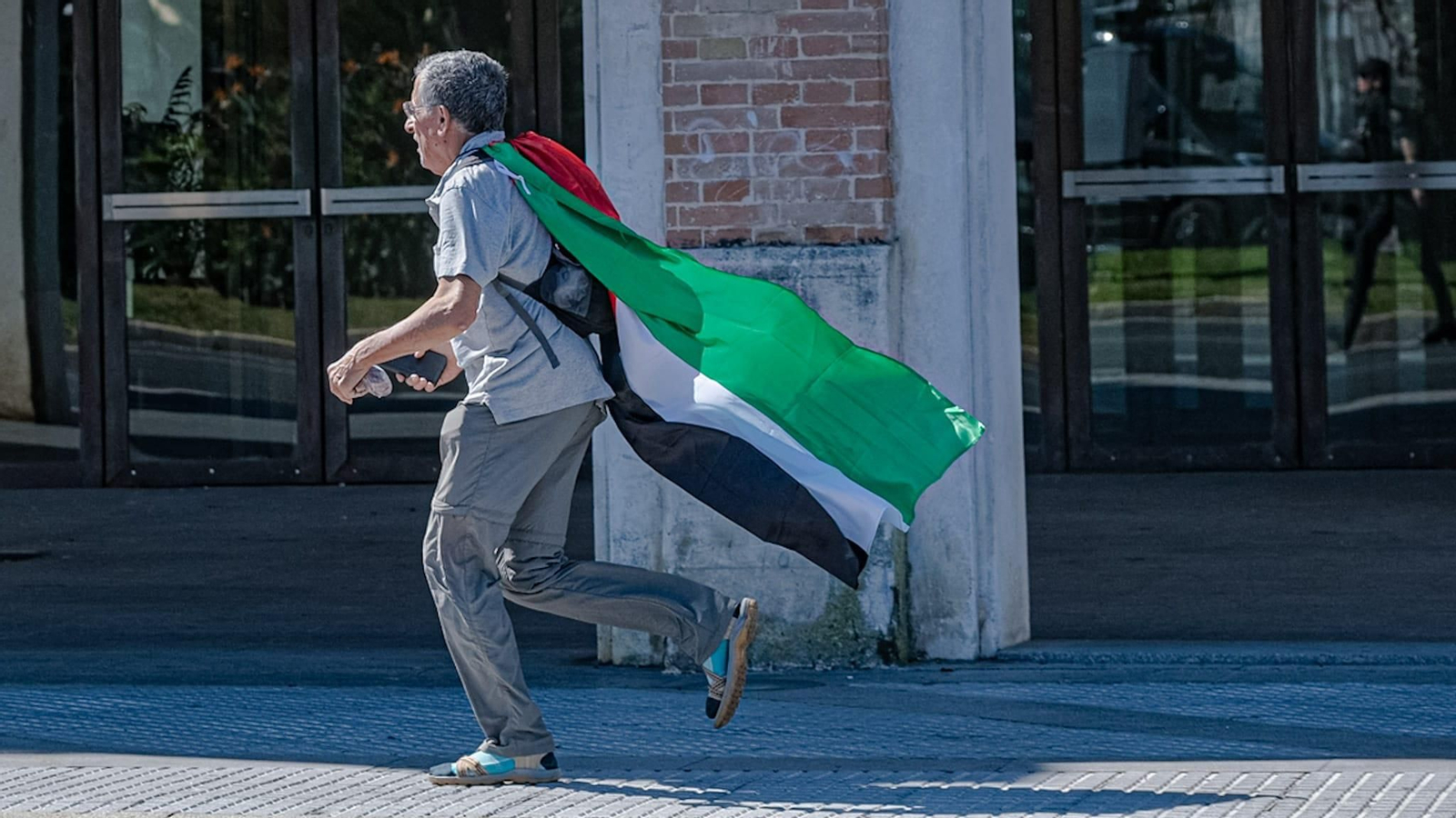 Así fue la multitudinaria manifestación de apoyo a Palestina en Cádiz