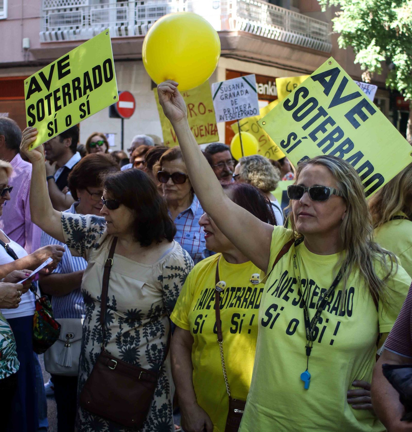 Protesta por el AVE soterrado.