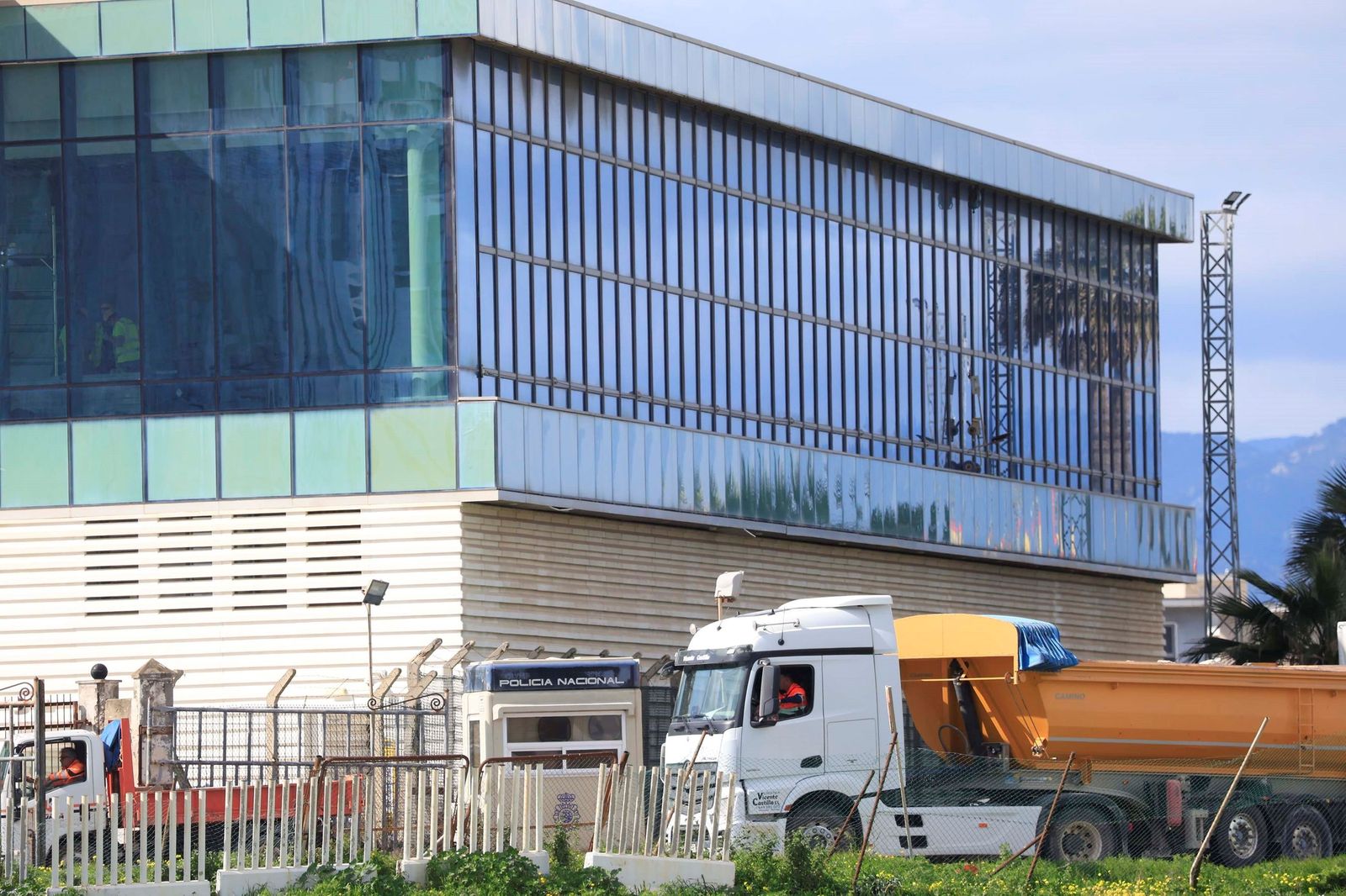Trabajos en el entorno del aeropuerto.
