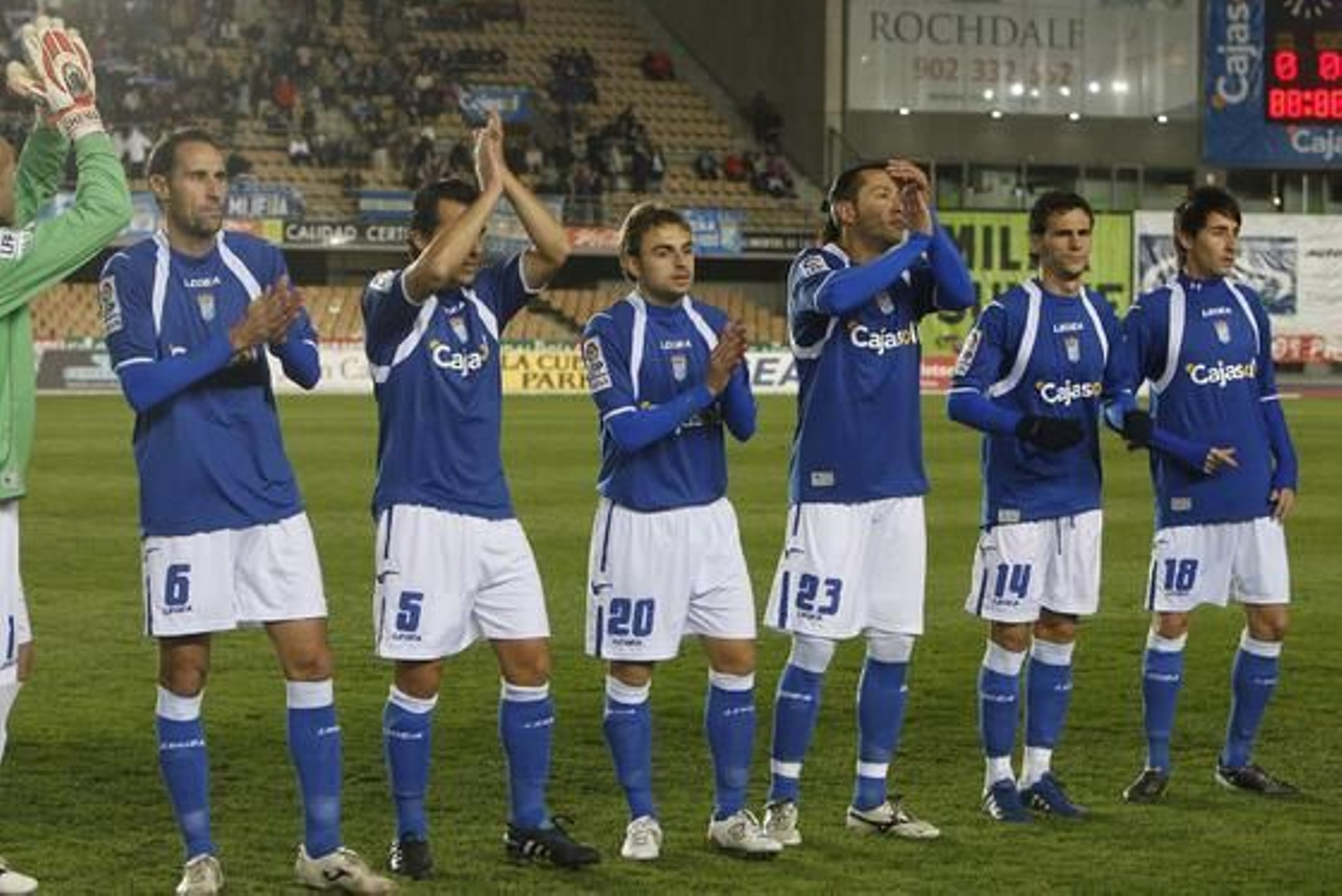 Los jugadores azulinos saludan a los aficionados presentes en Chapín. 

Foto: Juan Carlos Toro