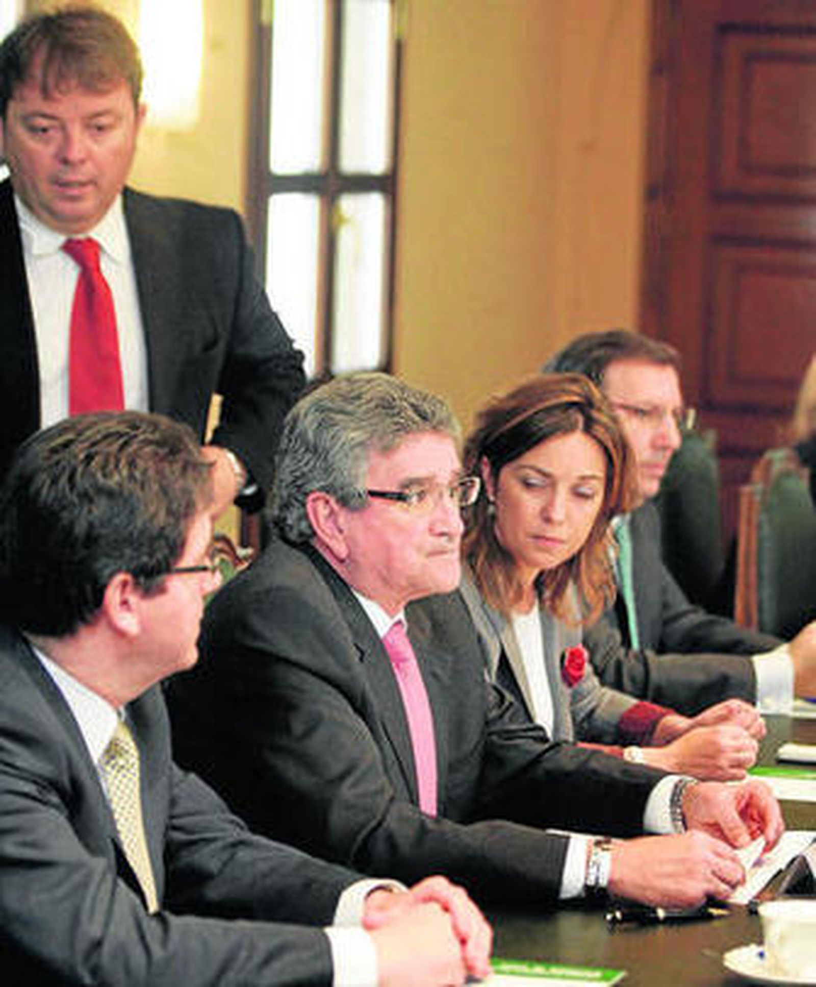Pizarro, en la reunión de ayer en la Delegación del Gobierno.