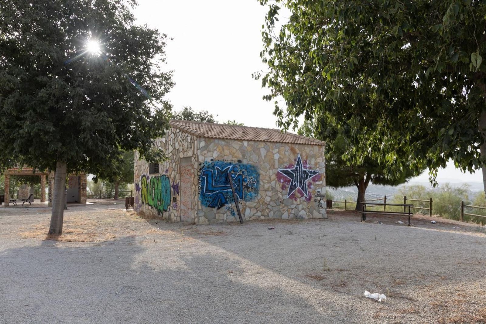 Estado de abandono del parque del Cerro de las Canteras