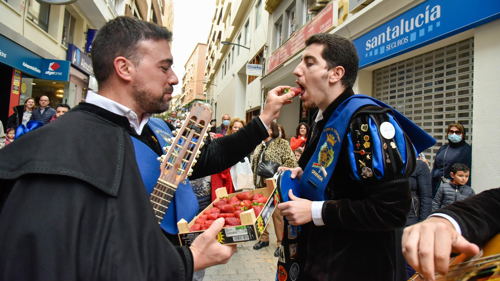 Pasacalles del Certamen de Tunas en Algeciras
