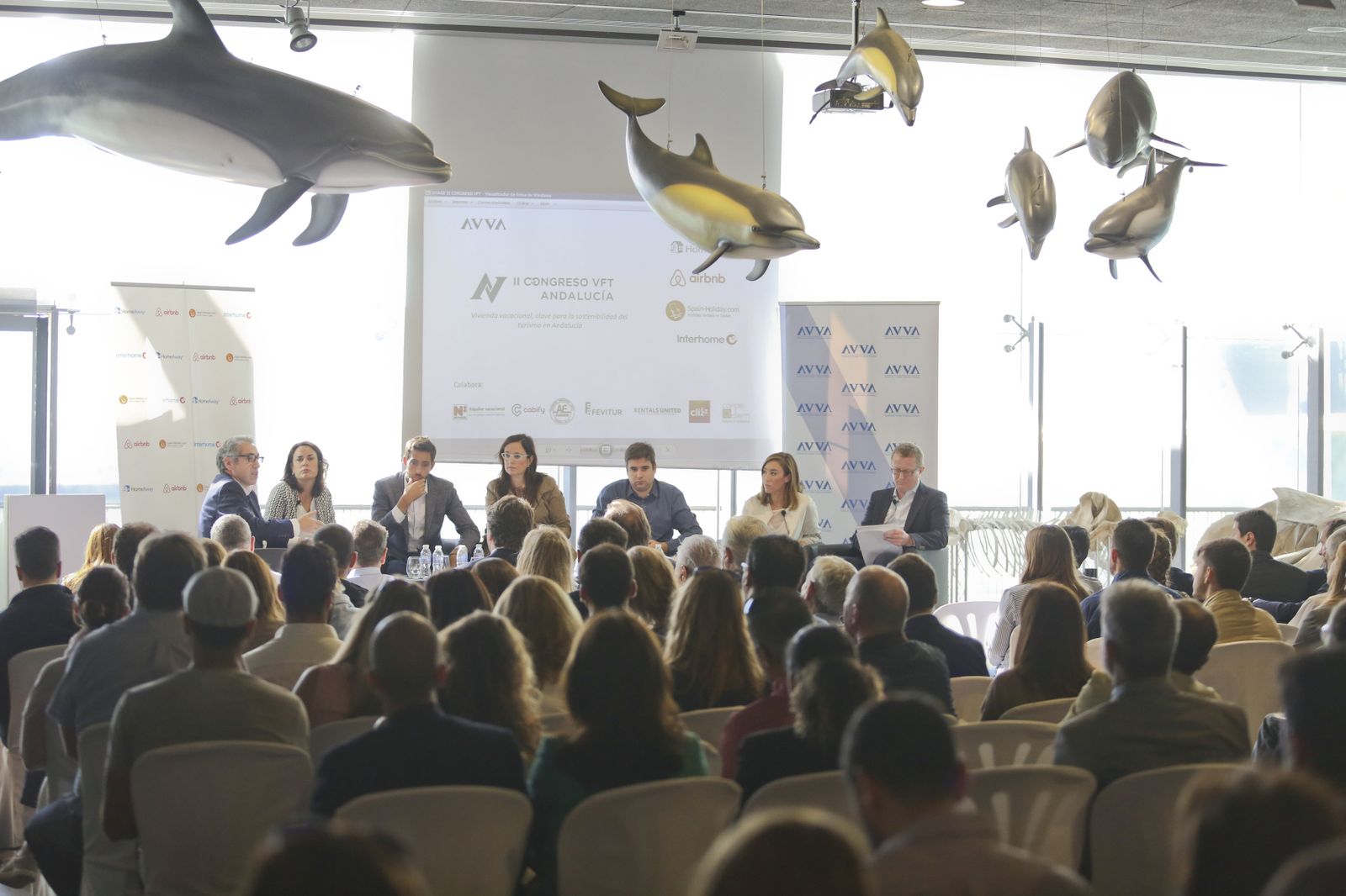 Directivos de varias plataformas participaron ayer en el II Congreso de Viviendas con Fines Turísticos de Andalucía.