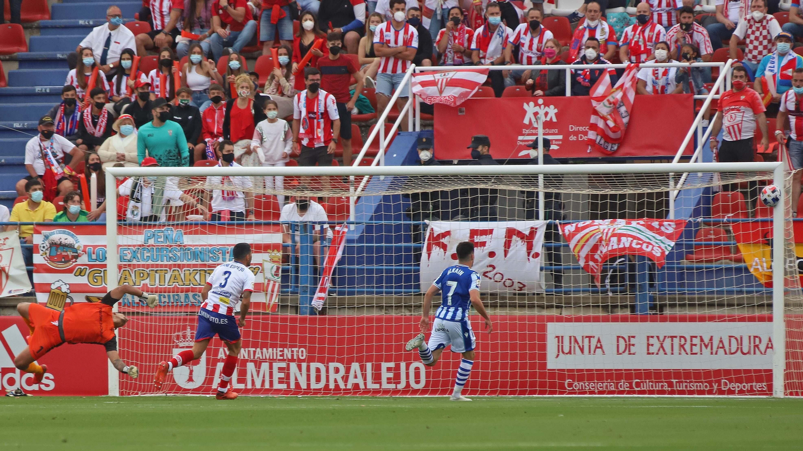 Las mejores fotos del Real Sociedad B - Algeciras CF