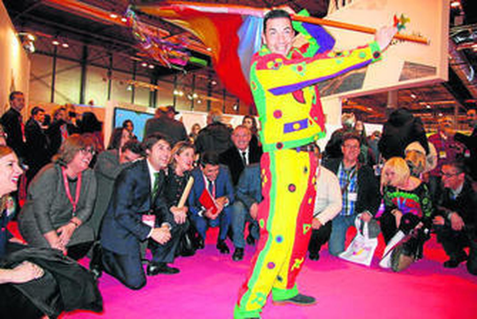 El Cascamorras llenó de color el stand de Granada.