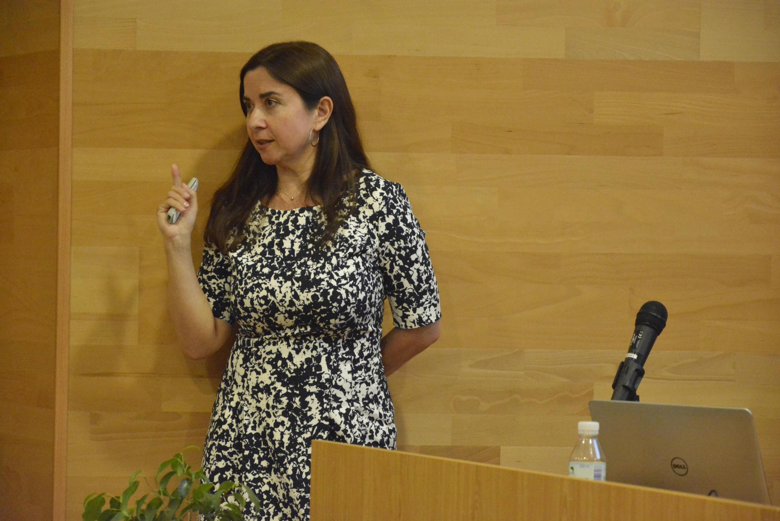 Carmen Infante durante la conferencia de apertura de Diverciencia, en Algeciras en 2017