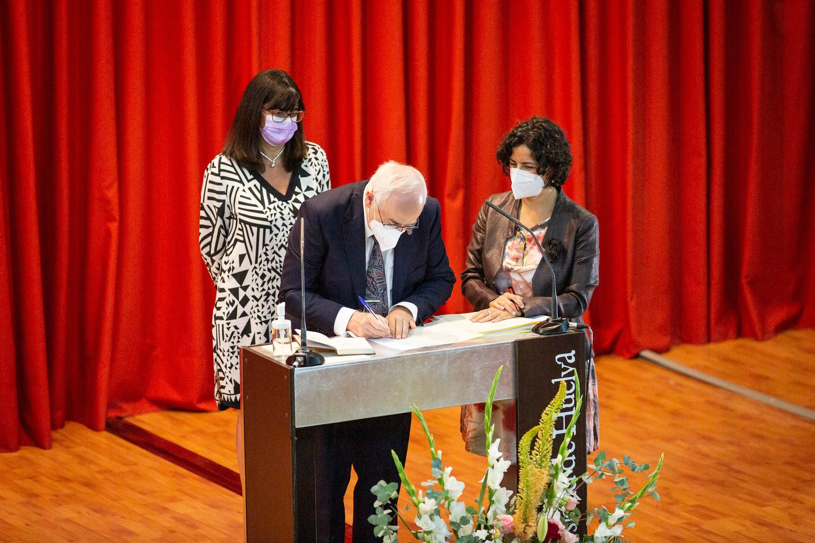 Imágenes de la toma de posesión del equipo de gobierno de la UHU