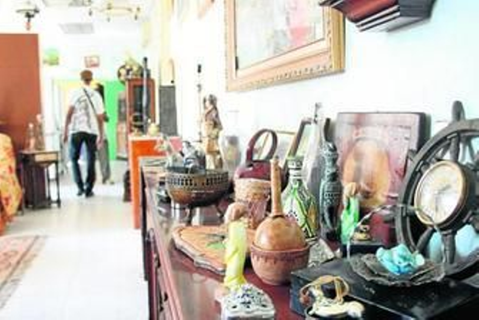 Algunos productos de la tienda que regenta la asociación Betel en Algeciras.