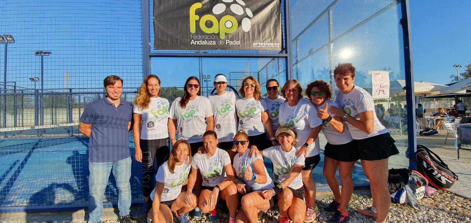 La selección provincial de veteranas, campeona de Andalucía de Segunda Categoría.