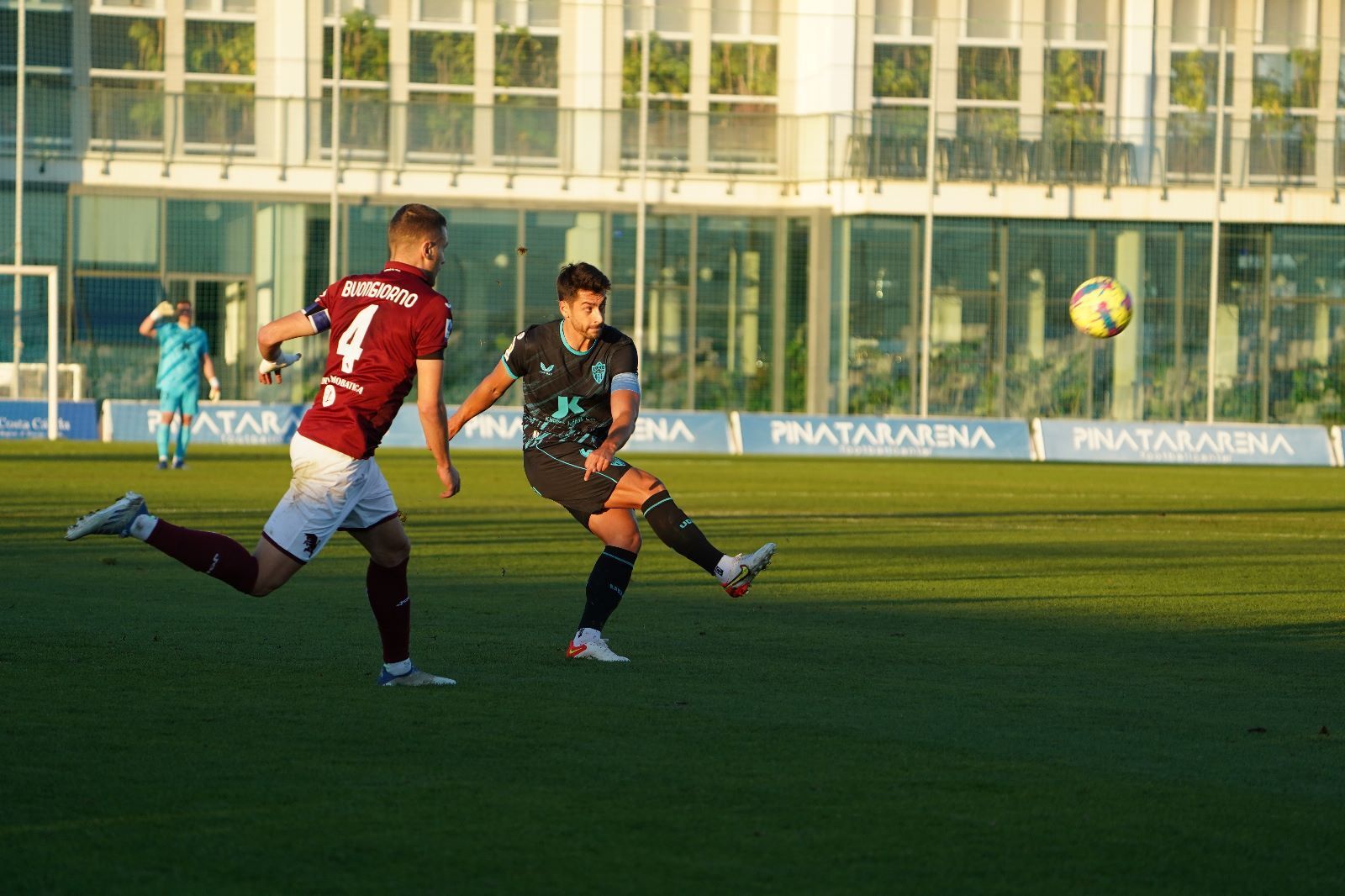 Las fotos del primer encuentro de la historia del Almería ante un rival italiano