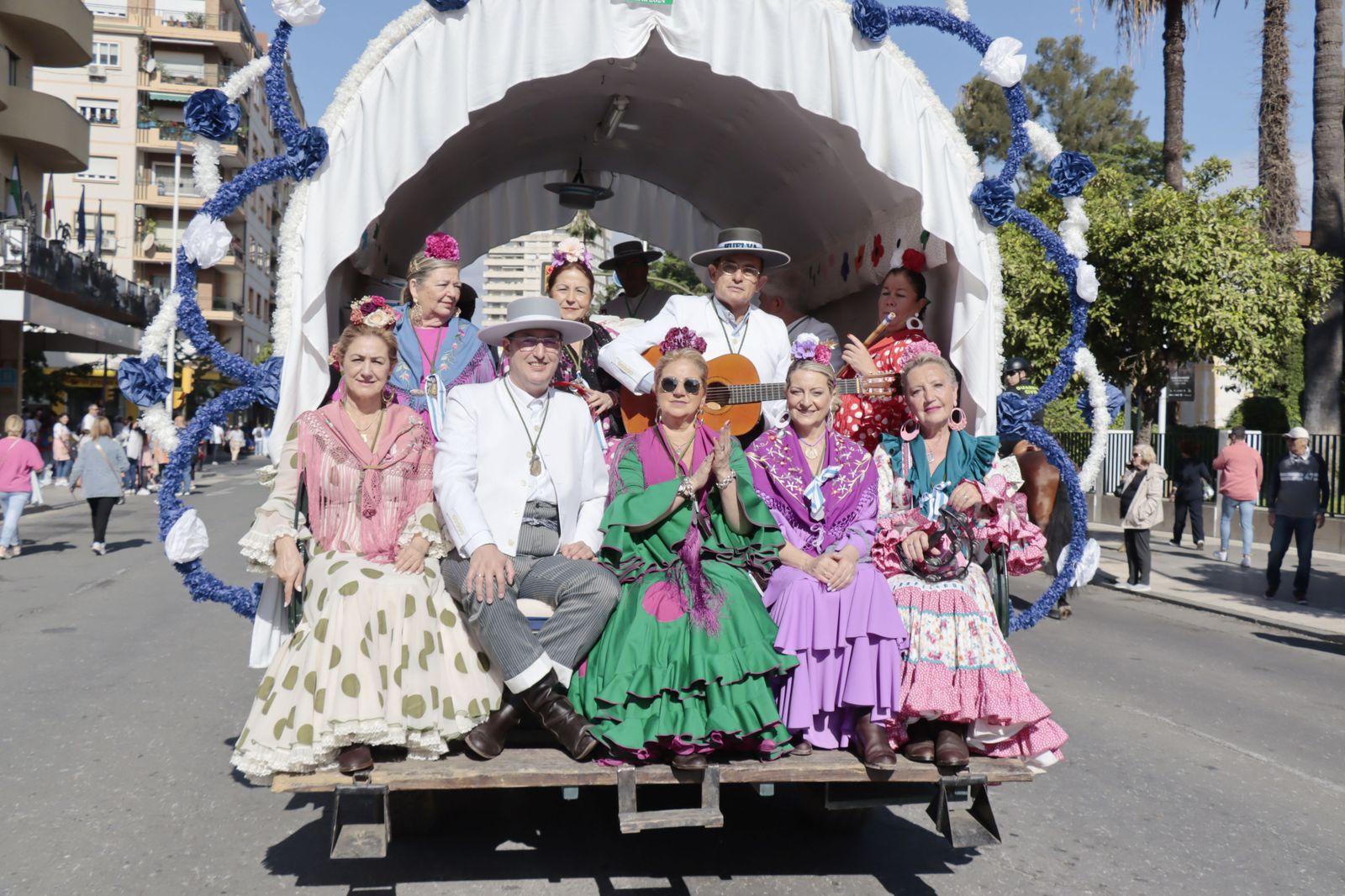 Imágenes de los carros de la Hermandad del Rocío de Huelva