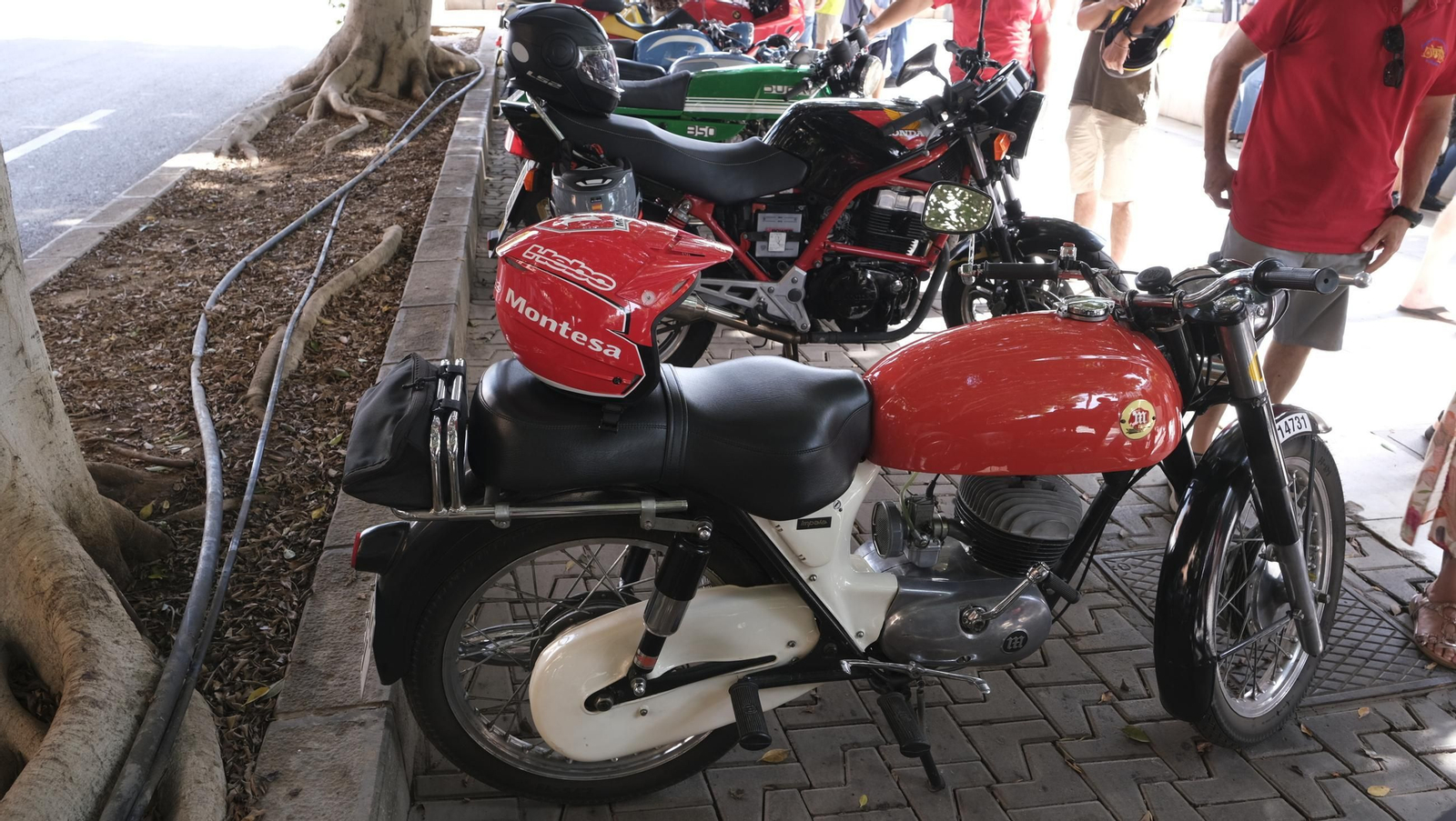 Exposición de motos antiguas y Ducatis en la Feria de Almería 2025, en imágenes