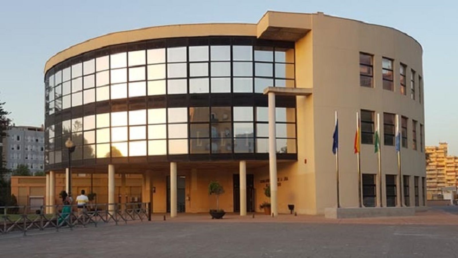 La fachada del Ayuntamiento de La Línea.