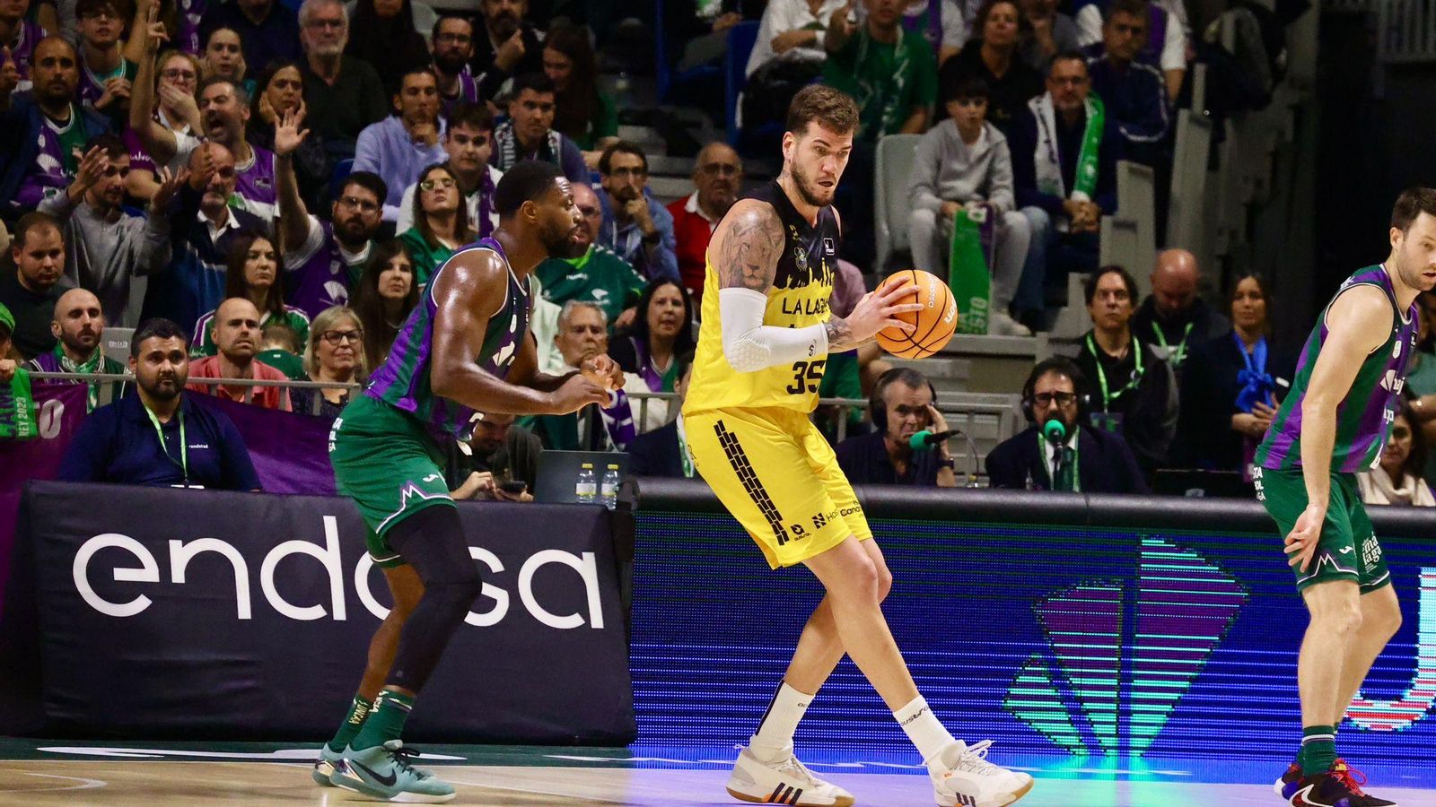 El Unicaja-La Laguna Tenerife, en fotos