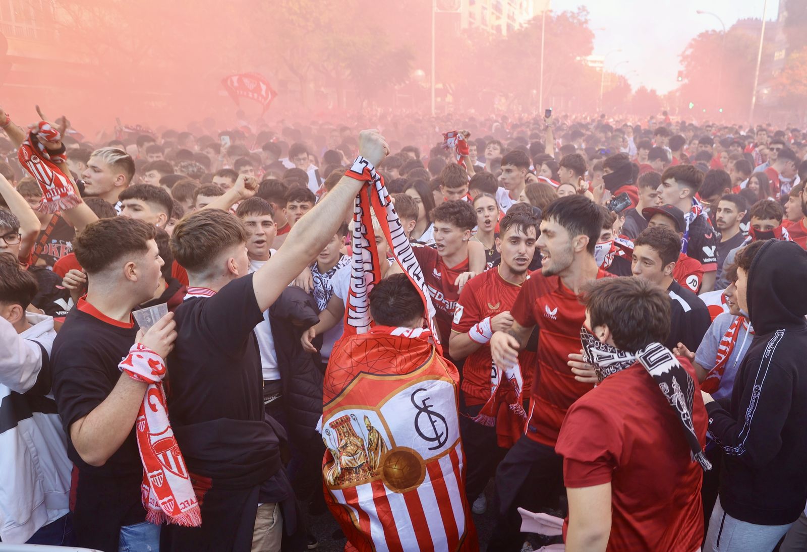 Llegada del Sevilla al Pizjuán