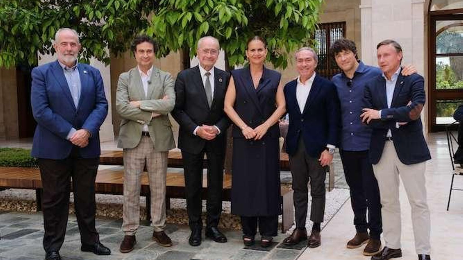 Los jurados de Masterchef con protagonistas de Málaga, entre ellos el alcalde.