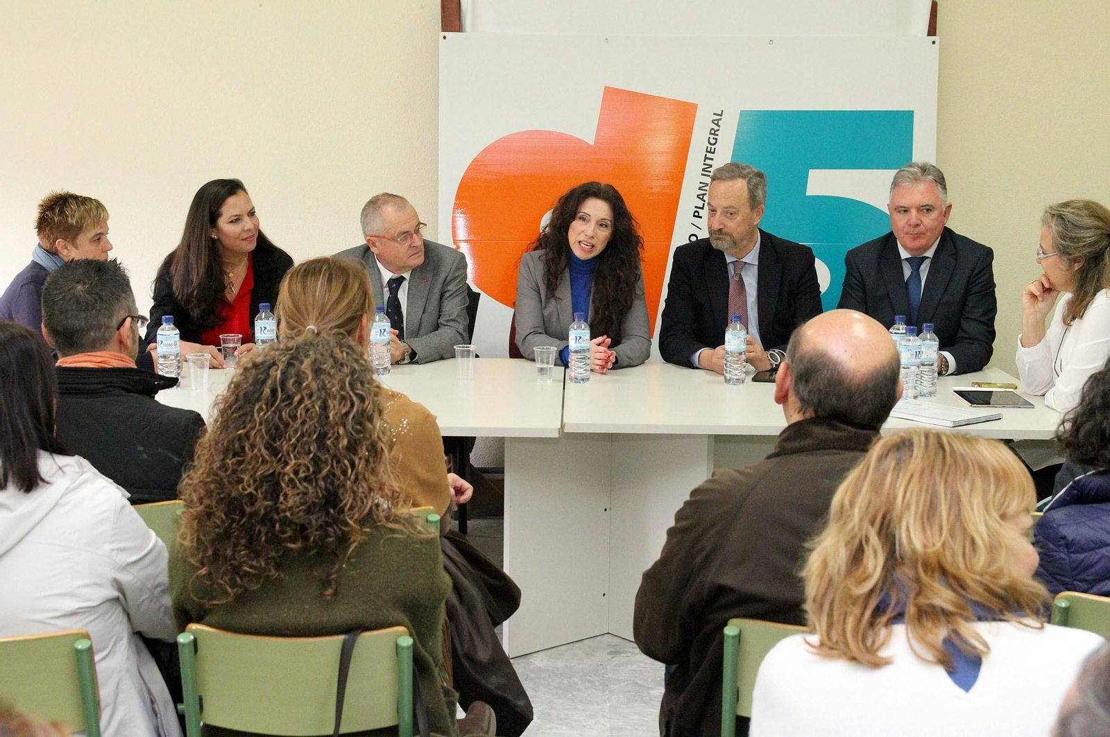 La consejera Rocío Ruiz visita el Centro Social Joaquín Martín Jiménez "Quini", en imágenes