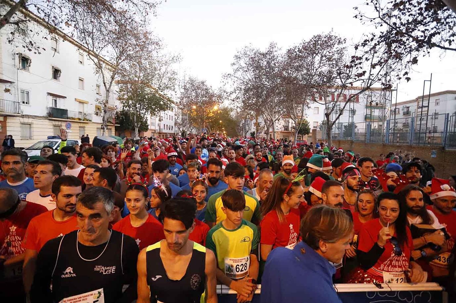 Imágenes de la carrera de San Silvestre en Huelva